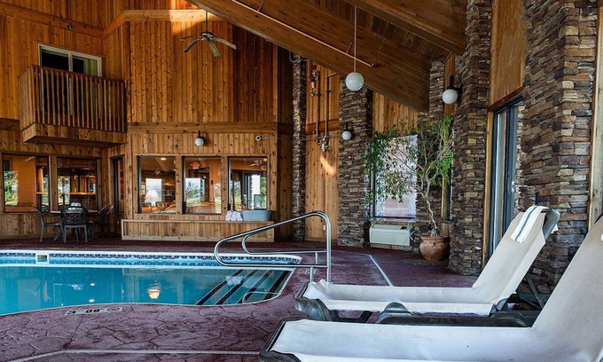 Pinedale Apartment | Pinedale Hotel & Suites