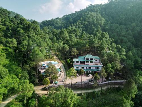 Dharampur Resort | Pineland Resorts & Chalets Kasauli