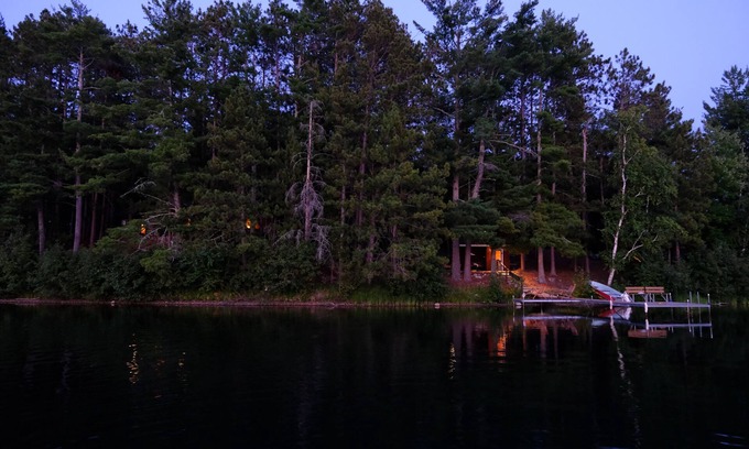 Remer Cabin | Pinepoint Retreat with Lakeside Sauna