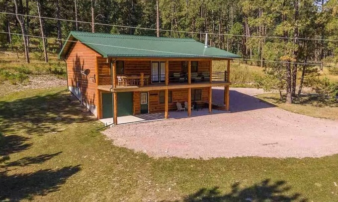 Custer House | *Pinewoods Cabin* Secluded wilderness and wildlife