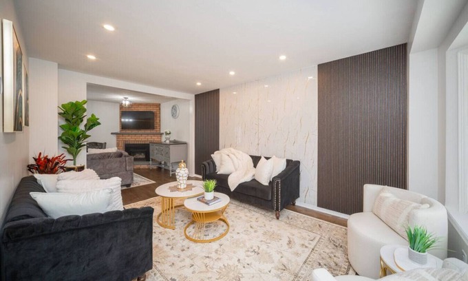 East Credit House | PingPong Ridgeway Heartland BackyardFun KingBeds