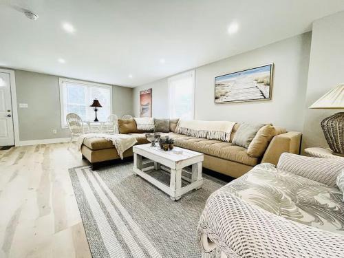 Sandusky House | Pink Bungalow Downtown