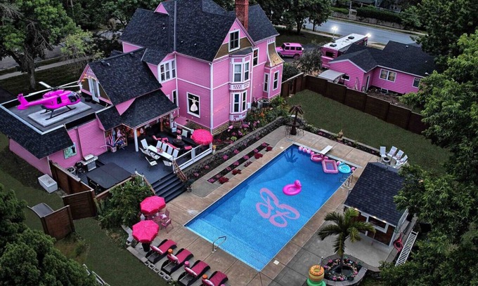 Hudson House | PinkCastle Babe’cation w/hottub & heated pool