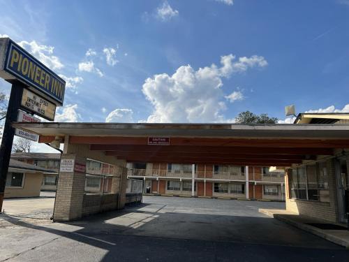 Arkadelphia Hotel | Pioneer INN