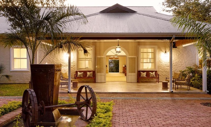 Victoria Falls Hotel | Pioneers