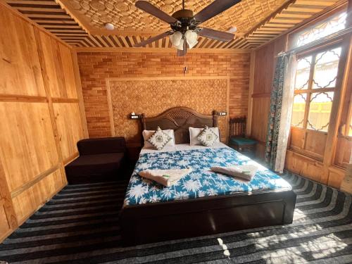 Dal Lake Apartment | Piper Palace