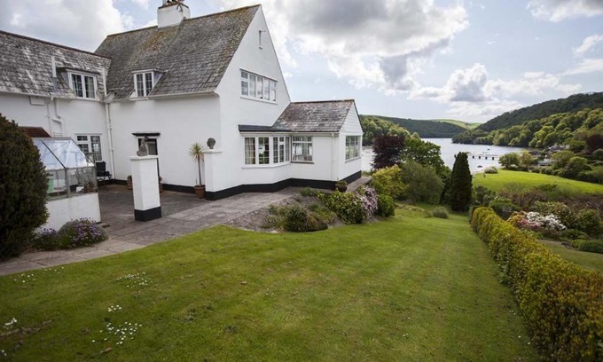 Dittisham House | Pipiriki - Spectacular views and outstanding garden in peaceful location