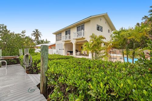 Marathon House | Pirate's Booty