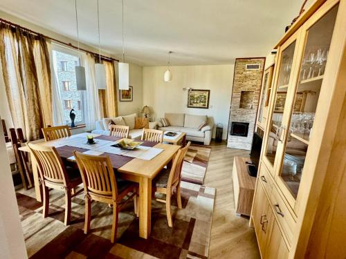 Razlog Apartment | Pirin Golf View Apartment Bansko