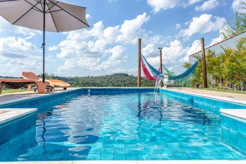 Ibiuna House | Piscina, churrasqueira, natureza - Brazilian Corner
