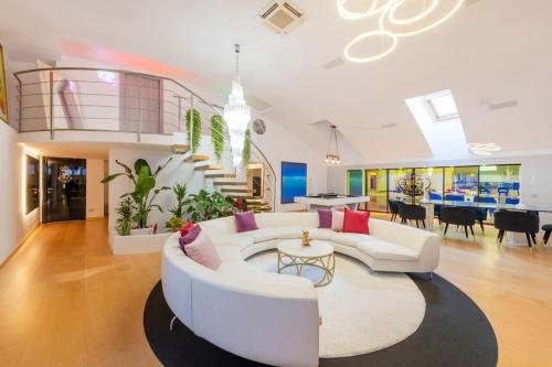 Acquabella Apartment | Piscina Interna Privata e Spa a Milano