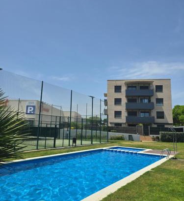 Torredembarra Apartment | Piscina y Pádel al lado del Mar