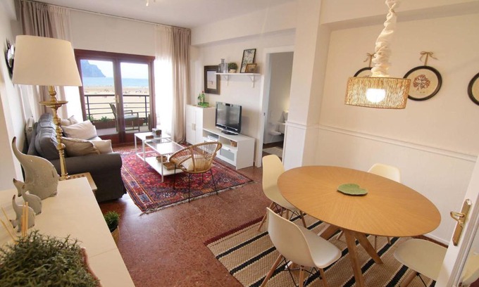 Laredo Apartment | Piso con vistas a la playa de Laredo - APARTAMENTO BELLAVISTA
