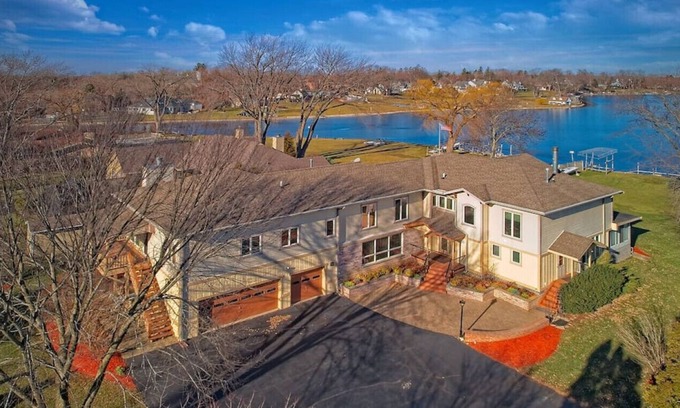Johnsburg House | Pistakee Lake House Retreat on Chain O' Lakes