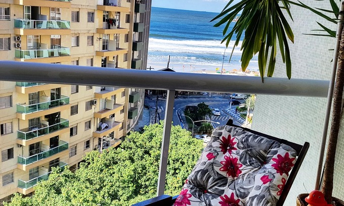 Pitangueiras Apartment | Pitangueiras balcony with sea view, wifi, garage and beach service