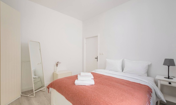 Srodmiescie Południowe Apartment | Plac Zbawiciela Deluxe Apartment