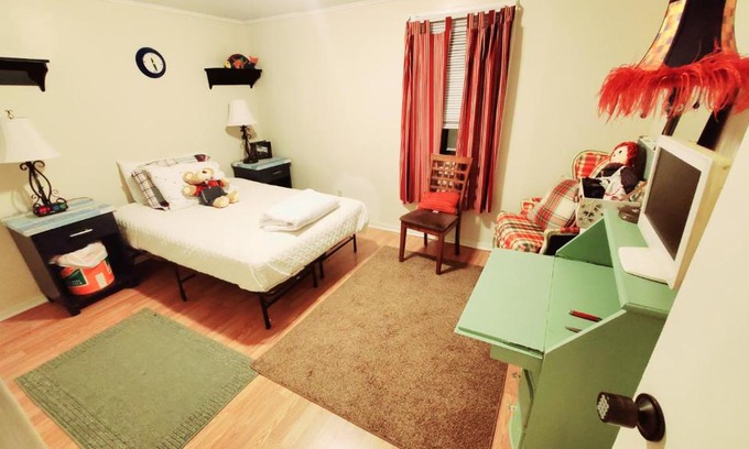 New Haven House | Plaid Room 3min From Yale Univ