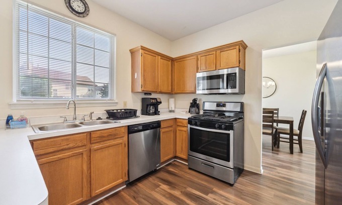 Fox Valley House | Plainfield Rental - Metcalf Ct