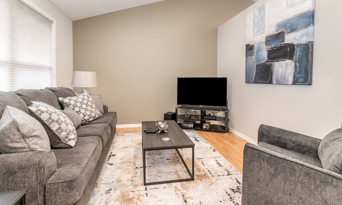 Fox Valley House | Plainfield Rental