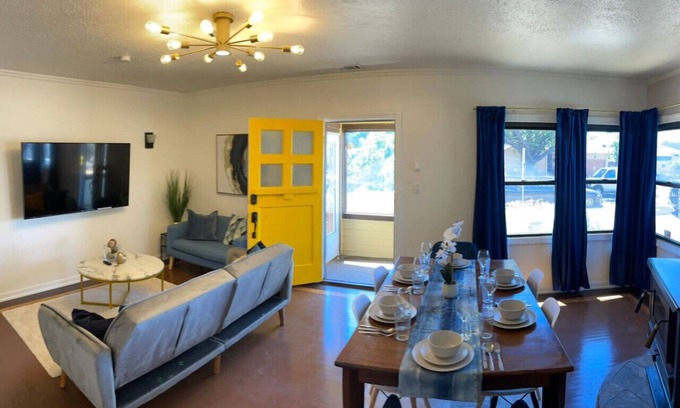 North and East House | Planet🌏View Delux Richmond XL- walk Best MexFood
