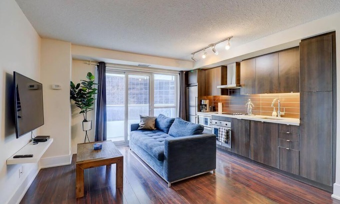 Toronto Entertainment District Apartment | PlanURstay - 2BR & 2BTH 300 Front Street West