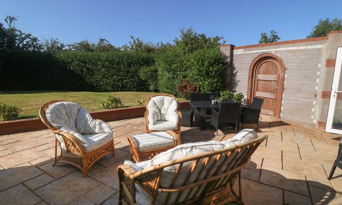 Llanddeusant Cottage | Plas Eithin