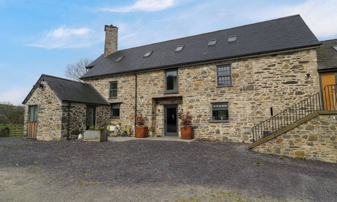 Abergele Cottage | PLAS GLAN YR AFON, luxury holiday cottage, with hot tub in Llangernyw