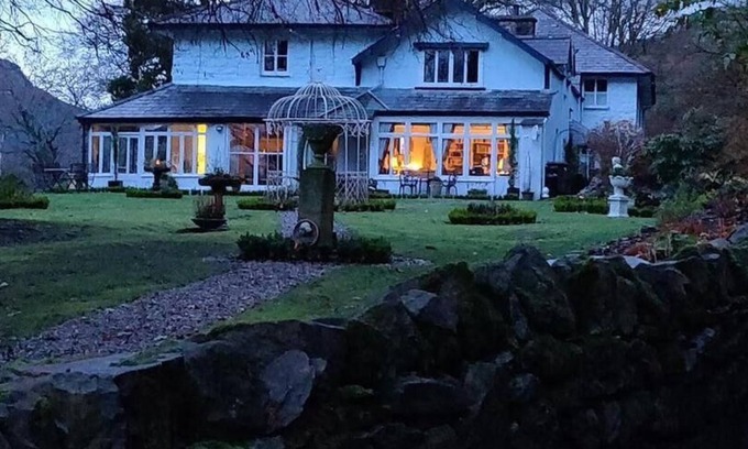 Tremadog House | Plas Tan-Yr-Allt Historic Country House B&B