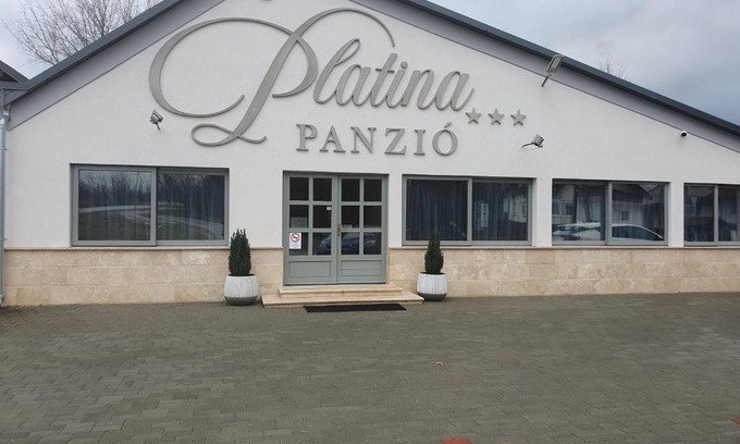 Ujhartyan Bed & Breakfast | Platina Panzió***