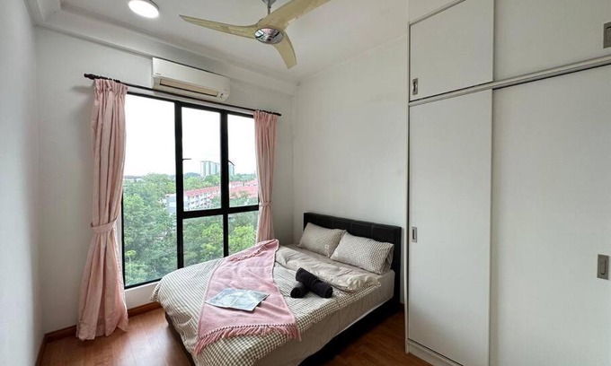 Taman Bukit Mewah Apartment | Platino 2BR ParadigmMall Netflix By STAY