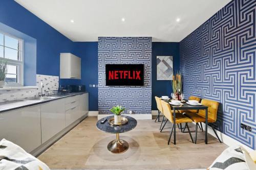 Gravesend Apartment | Platinum Grove Modern Flat