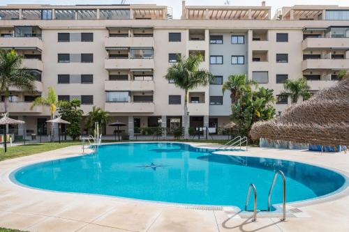 Torre del Mar Apartment | Playa Marinsa Beach piscina y padel