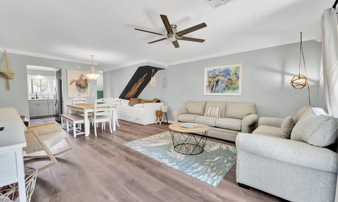 West Panama City Beach Apartment | Playa Tortuga-5 min walk to the beach