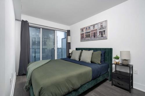 Bay Cloverhill Apartment | Pleasant 1BR Sofa Bed Close to UofT