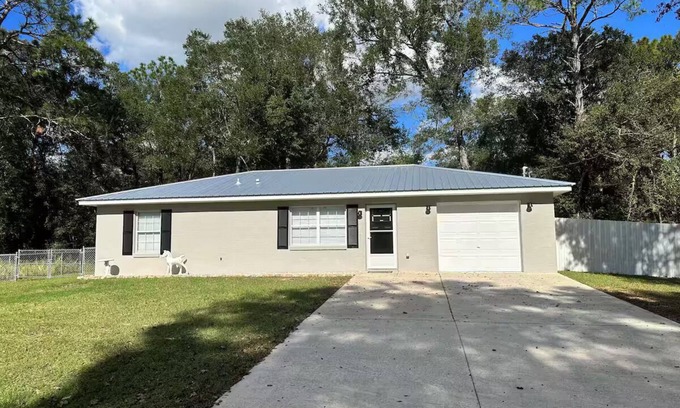 Ocala House | Pleasant 2/2 Home in Ocala
