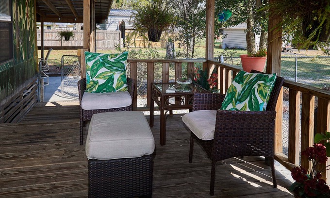 Homosassa Apartment | Pleasant Days Manatee Room