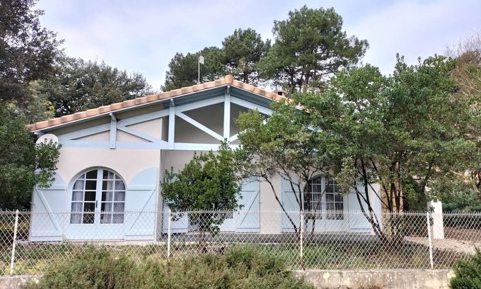 Lacanau House | Pleasant detached vacation home located 200 m from Lac de Lacanau