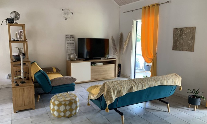Bras-Panon House | Pleasant home-stay room