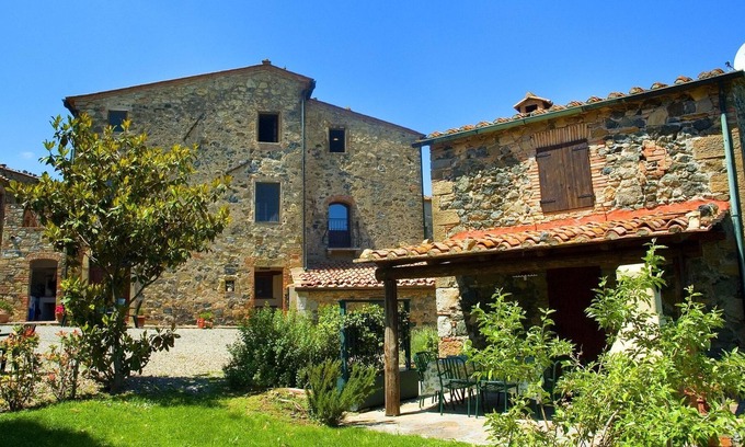 Montecastelli House | Pleasant holiday home in Montecastelli Pisano