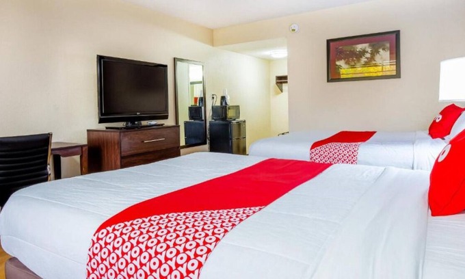 Moline House | Pleasant Stay, Convenient Location! Close to Black Hawk State Historic Site