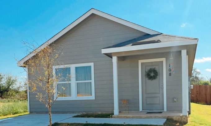 Pleasanton House | Pleasanton Extended Stay- Huge Monthly Discount