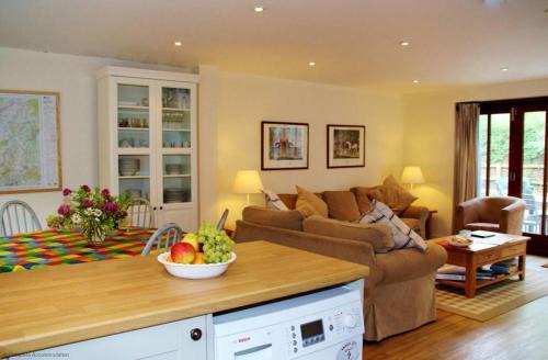 East Tisted House | Pleasure Row