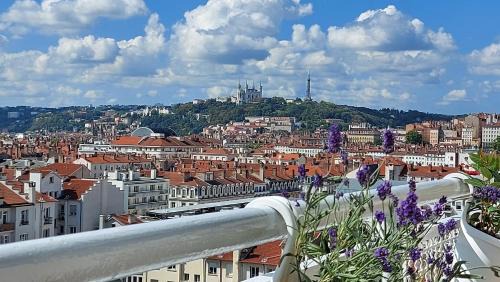 6th Arrondissement Apartment | PLEIN SUD Terrasse Climatisation Garage Netflix
