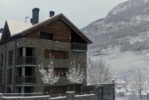 Benasque Apartment | Pleta del Mon