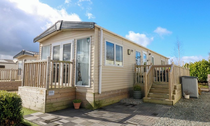 Welton Cottage | PLOT 41, pet friendly, with hot tub in Armathwaite
