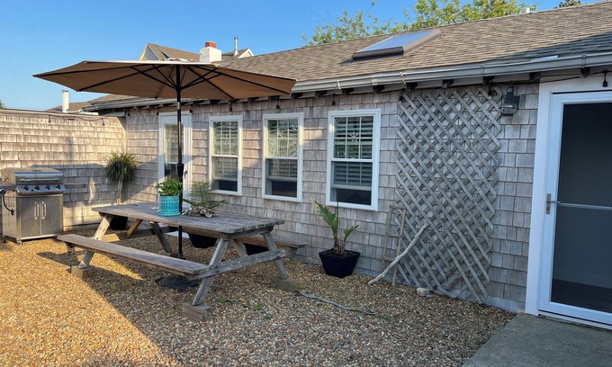 Newbury Apartment | Plum Island Beach Studio - 4 Minute Walk to Beach!