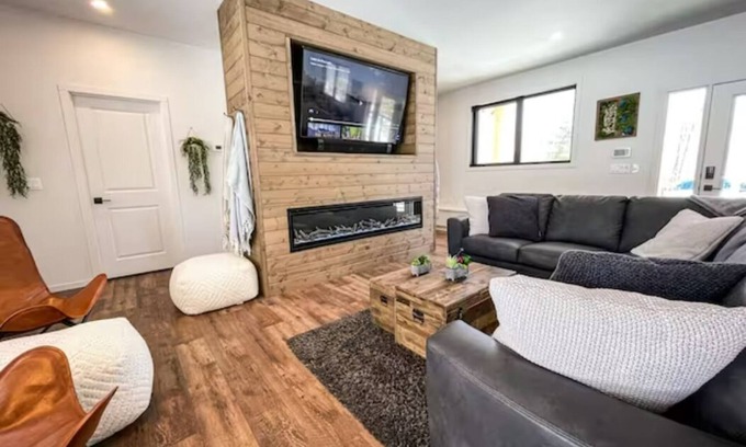 Lac du Bonnet Cabin | Plunge Pool /Outdoor Paradise /Golf Course