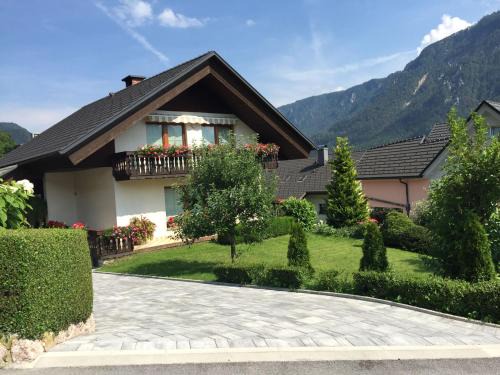 Dovje Apartment | Počitniško stanovanje ZALAR