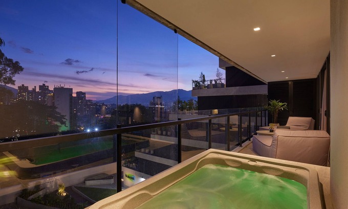 Las Lomas I Apartment | Poblado - 2 BR - Private Hot Tub & Balcony - AC - 300mb - Wake 616!