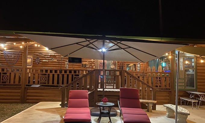 Boqueron Apartment | Poblado Cozy Log Cabin